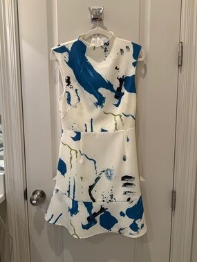 Shills Size S EUC Sleeveless White Mini Dress with Blue Abstract Print